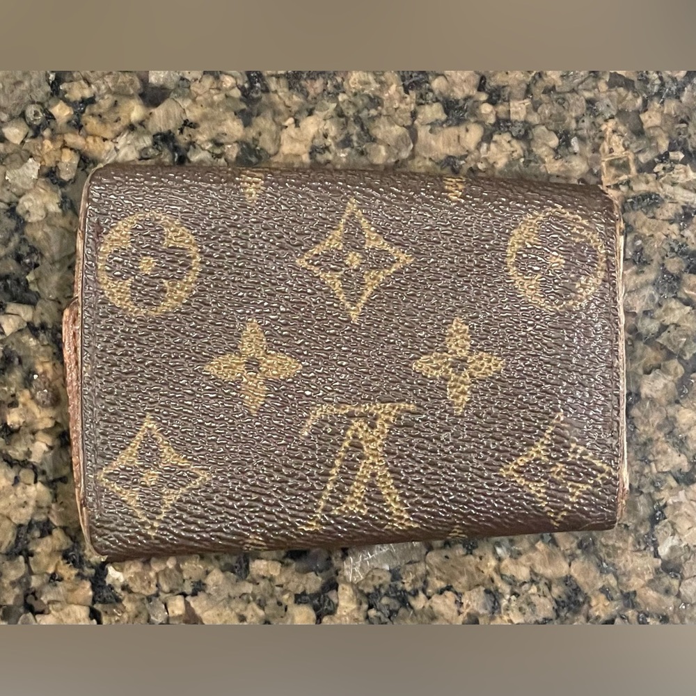 Louis Vuitton 6 key in monogram - Picture 2 of 10